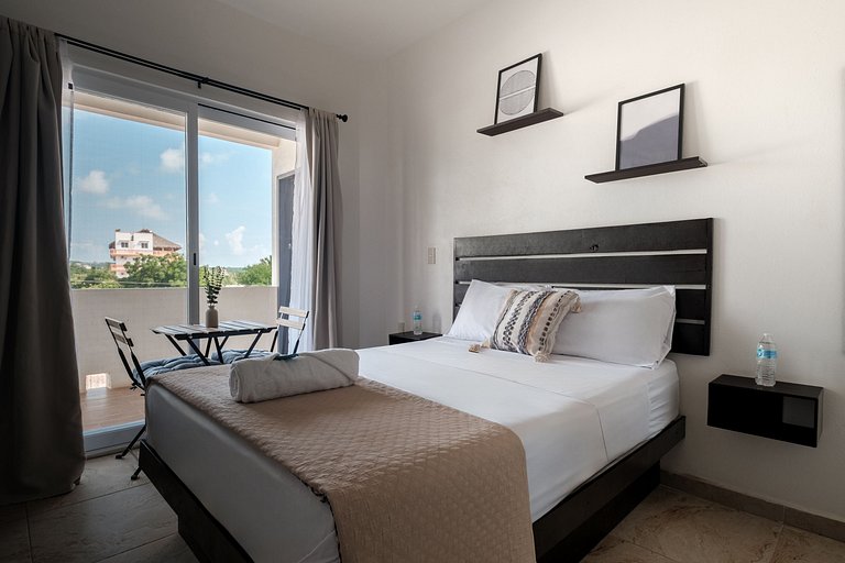 Cozy Single Room - La Aurora (A/C & Star Link)